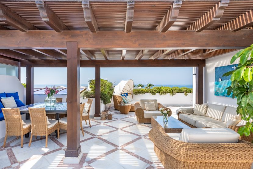 Penthouse for sale in Doncella Beach, Estepona