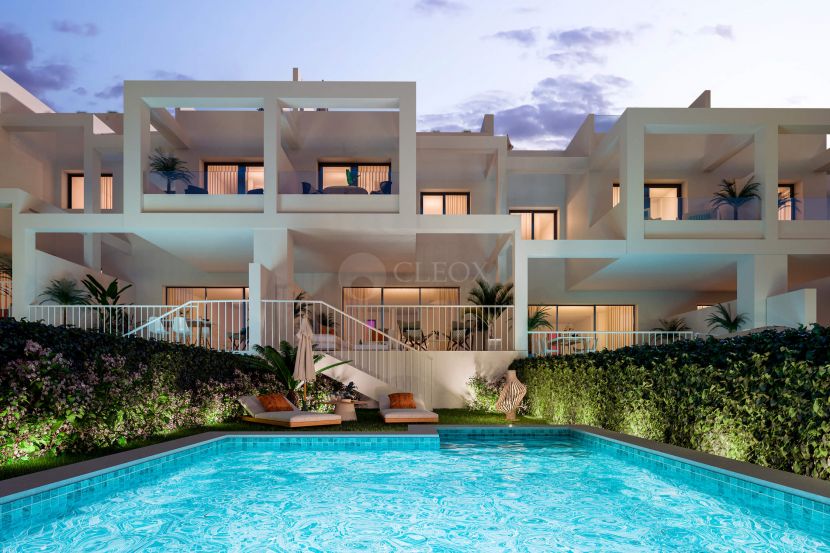 New phase of contemporary style townhouses in Manilva