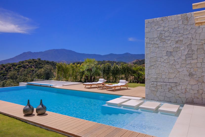 Villa for sale in La Panera, Estepona
