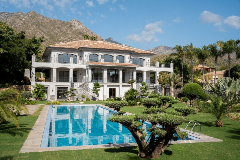 A unique classic mansion for sale in Sierra Blanca, Marbella golden mile