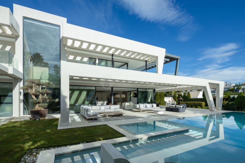 Villa en venta en Haza del Conde, Nueva Andalucia, Marbella