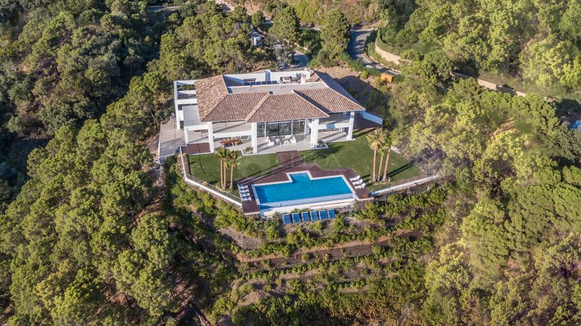 A contemporary villa for sale in La Zagaleta, the most exclusive urbanization in Costa del Sol
