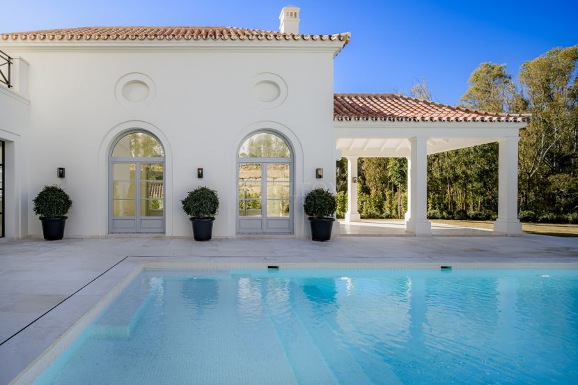 Villa Pleyades 9: Exclusividad y Lujo en La Cerquilla, Marbella