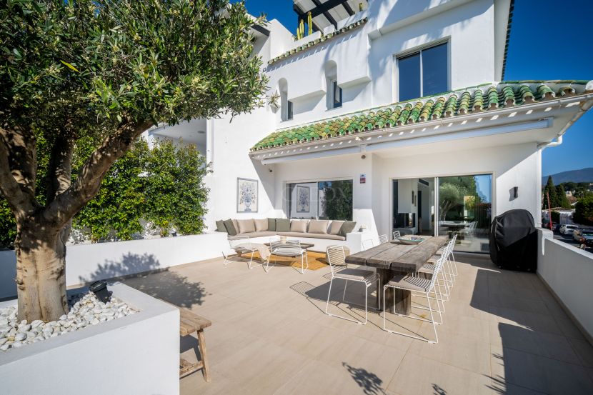 Adosado en venta en La Colina, Nueva Andalucia, Marbella