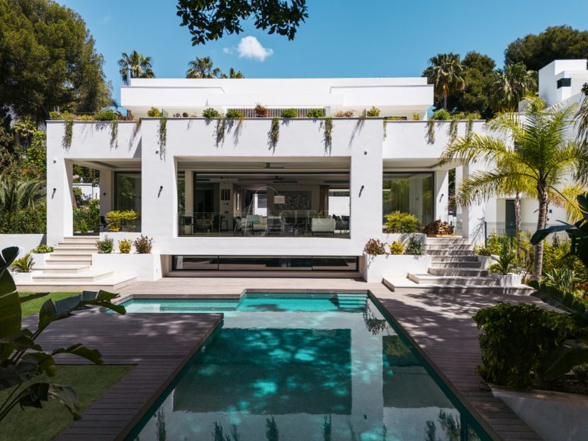 Villa for sale in La Carolina, Marbella Golden Mile, Marbella