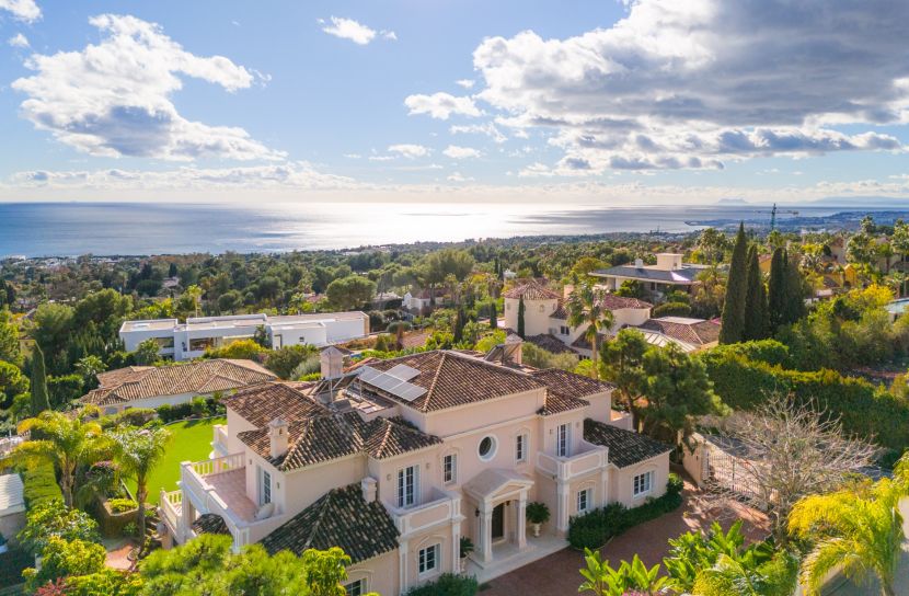 Luxurious Eco-Friendly Mansion in Cascada de Camojan, Marbella: Discover Mediterranean Opulence!