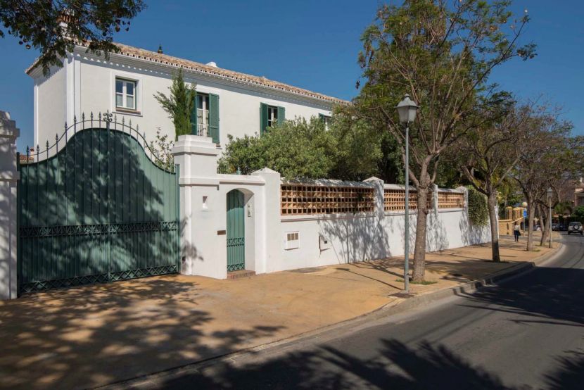 Exclusive Mansion in Marbella center: Where Andalusian Elegance Meets British Countryside Charm