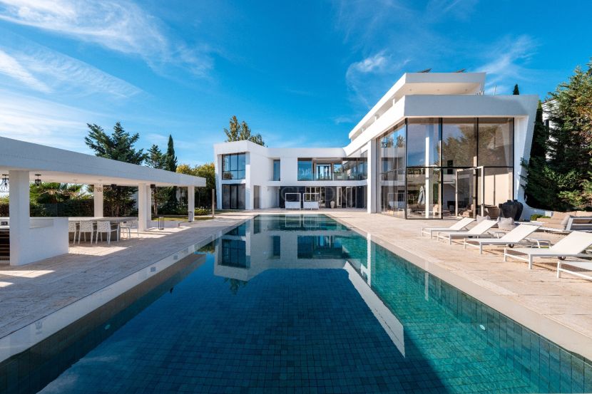Discover Modern Luxury at Villa Alferini in Los Flamingos, Benahavís - Your Exclusive Golf Front Dream Home