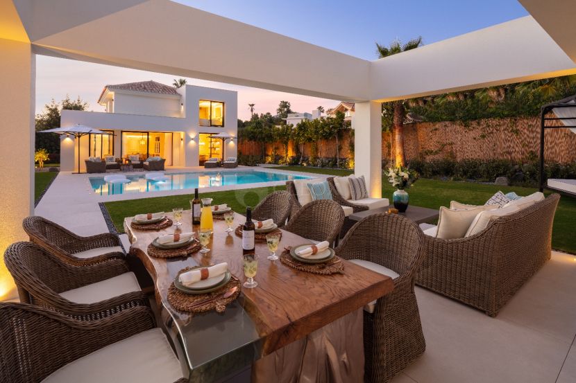 Villa en venta en Las Brisas del Golf, Nueva Andalucia, Marbella