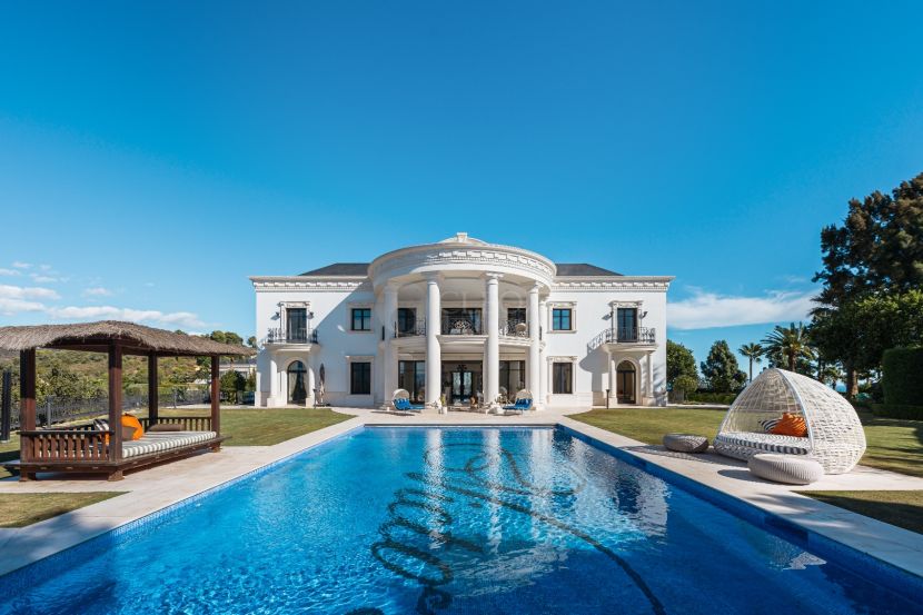 Mansion for sale in Hacienda las Chapas, Marbella East, Marbella