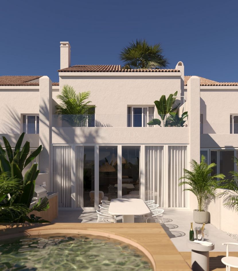 Fantastic townhouse for sale in front line beach in Las Chapas, in the East area of Marbella.