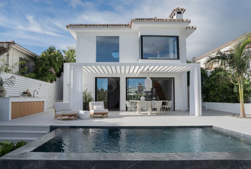 Villa en venta en Nueva Andalucia, Marbella