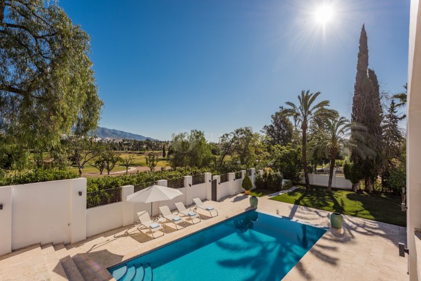 Villa en venta en Las Brisas, Nueva Andalucia, Marbella