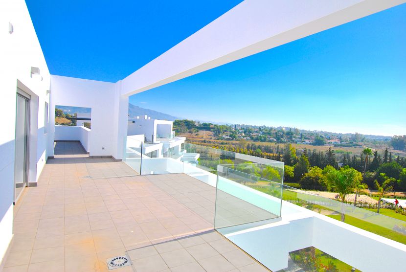 Duplex Penthouse for sale in Marques de Guadalmina, Estepona