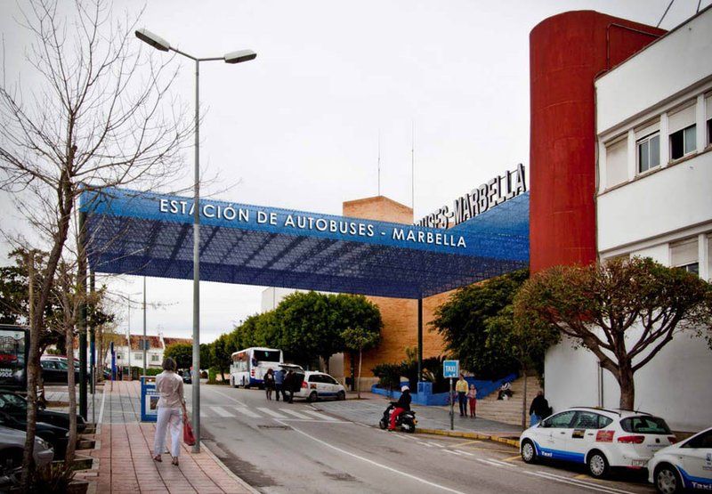 Photographie de l'extérieur de la gare routière de Marbella 