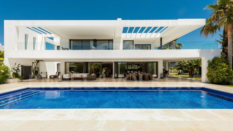 Stylish Family Villa in Altos de Puente Romano Marbella, Golden Mile