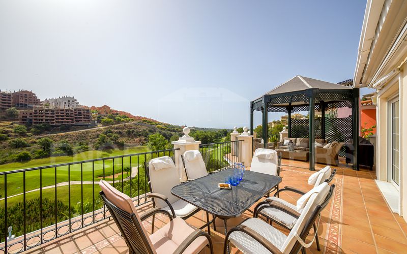 Amazing front line golf villa with sea views in Elviria, Marbella, Elviria