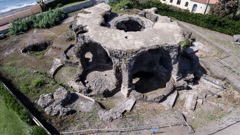 Las Bovedas is a spectacular thermal building constructed by the romans