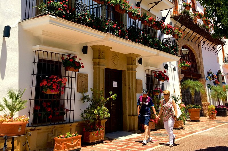 A Guide to Embracing Spanish Culture and Customs