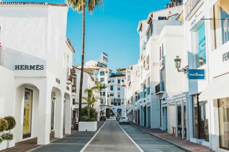 Dining, Shopping, Entertainment, and Recreational Activities - Marbella lifestyle