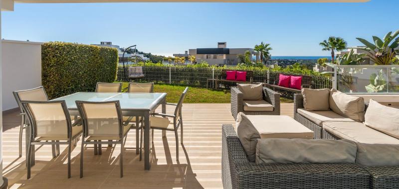 Appartement begane grond te koop in Los Arqueros, Benahavis