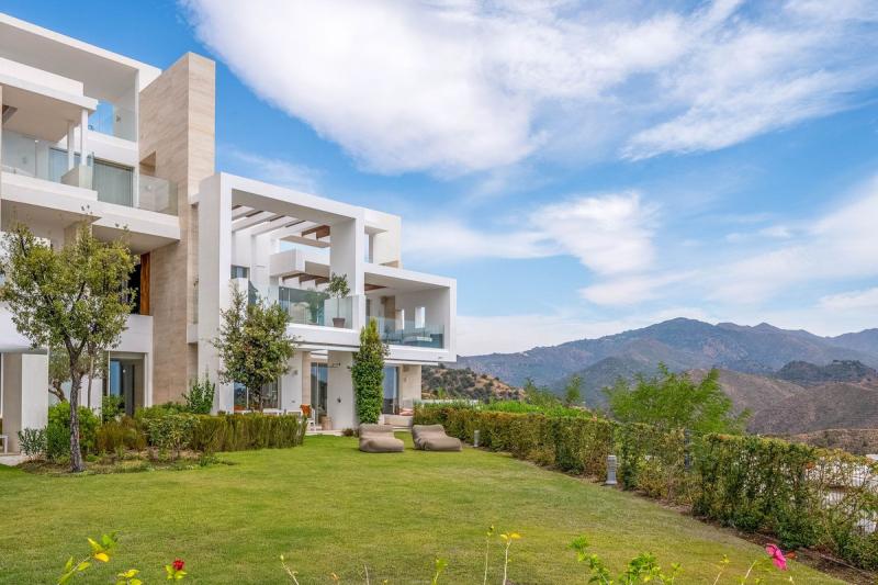 Ground Floor Apartment for sale in Ojen