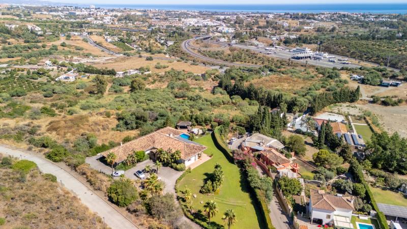 Villa en venta en Puerto del Almendro, Benahavis