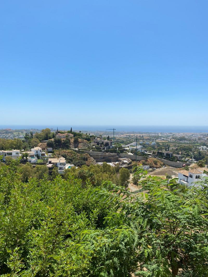 Fabulous Apartment in Monte Halcones