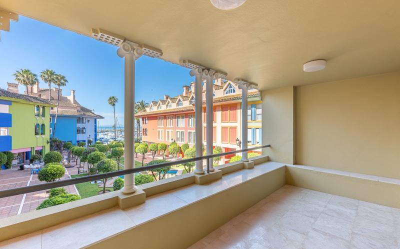 Lägenhet till salu i Sotogrande Puerto Deportivo