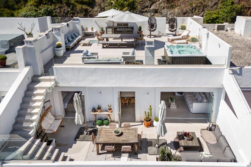 Penthouse in La Quinta with stunning views!