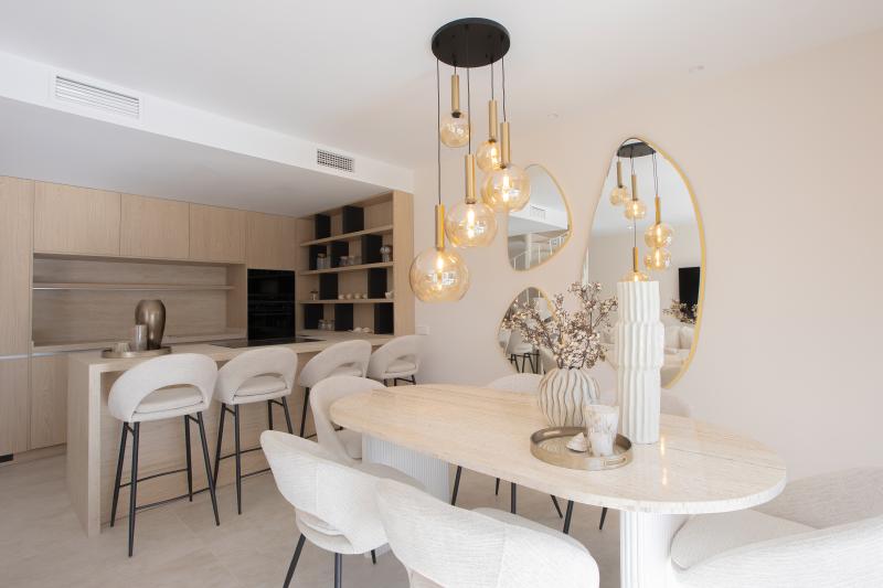 Aloha Garden — Fully Renovated 4-Bedroom Duplex Penthouse