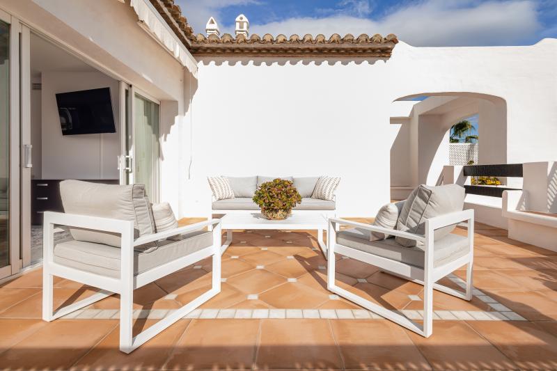 Duplex Penthouse til salg i Marina Puente Romano, Marbella Golden Mile