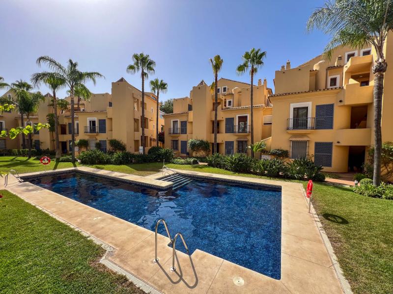 Bottenvåningslägenhet i Single Homes Nagüeles, Marbella Golden Mile