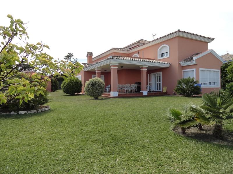 Villa à vendre dans Guadalobon, Estepona