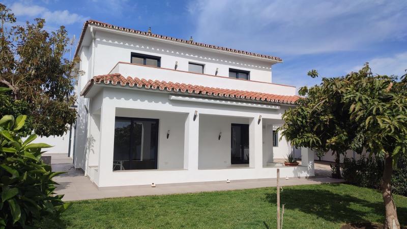 Villa en venta en Linda Vista Baja, San Pedro de Alcantara