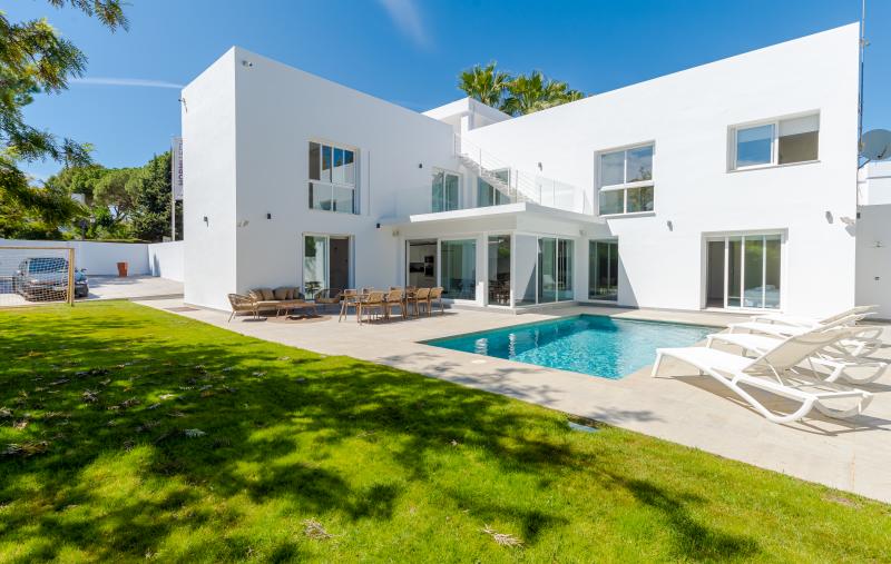 Villa te koop in Nueva Andalucia, Marbella