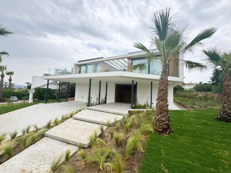 Villa te koop in Zona B, Sotogrande Costa