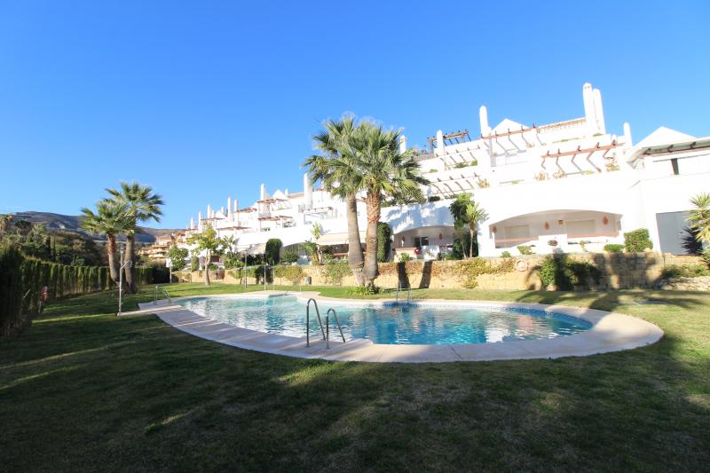 Appartement en rez-de-chaussée de luxe avec piscine commune et jardin à Aloha Royal, Nueva Andalucia, Marbella, Malaga