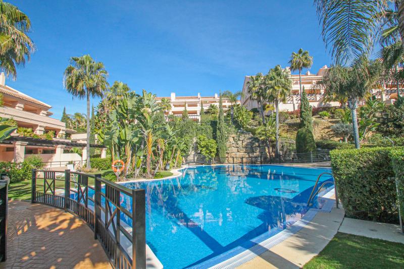 Lejlighed til salg i Nueva Andalucia, Marbella