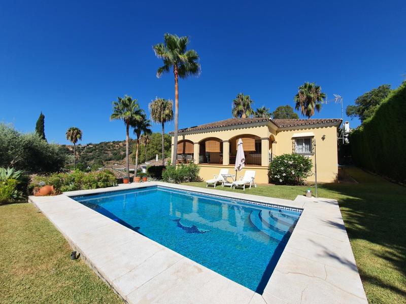 Villa te koop in Estepona