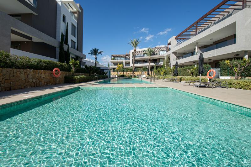 Lejlighed til salg i New Golden Mile, Estepona