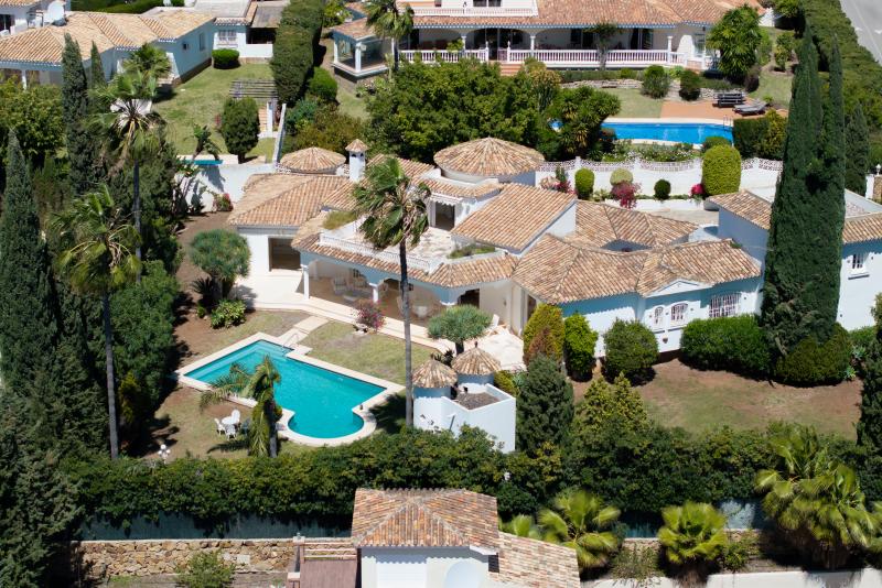 Villa dans El Paraiso, Estepona Est