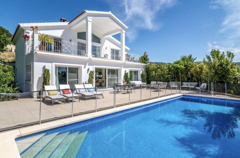 Villa til salg i Elviria, Marbella Este