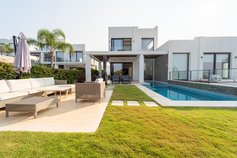 Half Vrijstaande Villa te koop in Calahonda, Mijas Costa