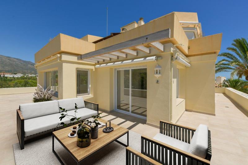 Fullt renoverade tre sovrum takvåning i Las Brisas - Hotel del Golf urbanisering