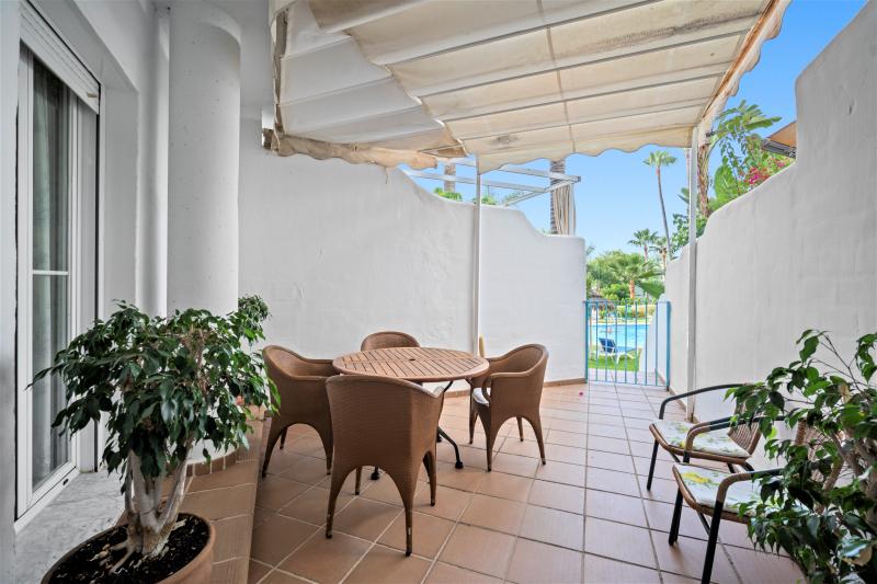 Spacious drie slaapkamers, zuidwestelijk geconfronteerd in de bekende gemeenschap Marbella Real