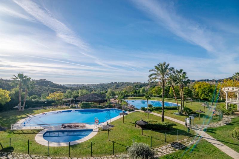 Impeccable, tre værelses Villa beliggende i La Resina Golf, på den nye Golden Mile