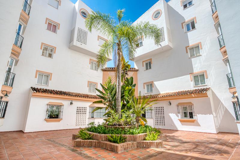 Spacious Three Bedroom, South-Facing Ground Floor Apartment in La Herradura, Marbella