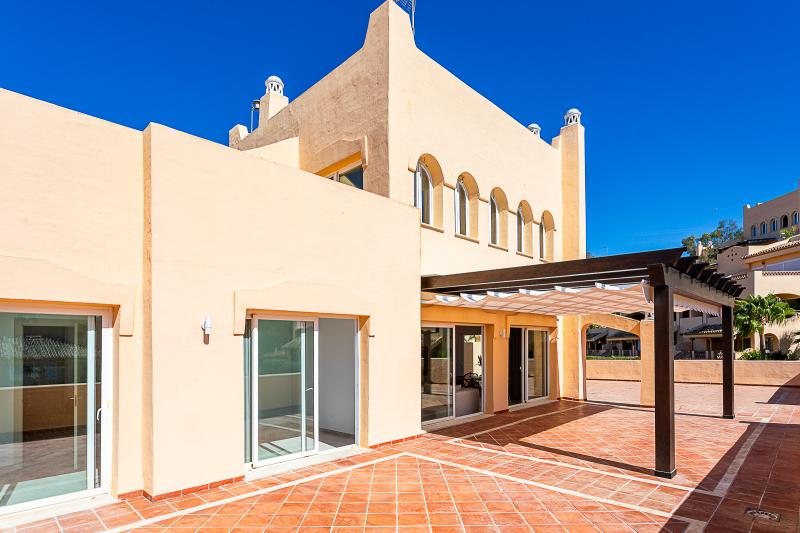 Luxurious, Fully Refurbished Penthouse in Santa María Village, Elviria Exceptional Value: Recently reduced from €745,000!