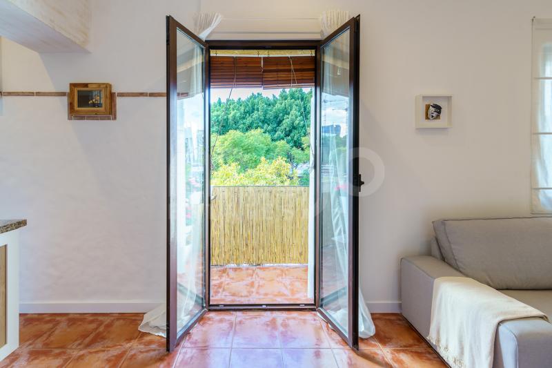 Casa de 2 plantas 150m2 dividido horizontal con 5 dormitorios y 3 baños. Inversión para alquilarlo como Airbnb. Cuidad Jardín - Málaga